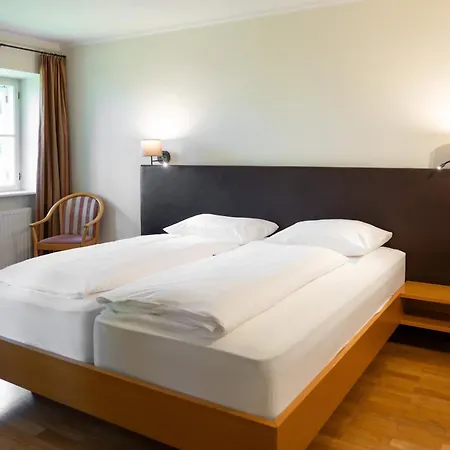 Johannes Schloessl - Gaestehaus Der Pallottiner Am Moenchsberg ホームステイ