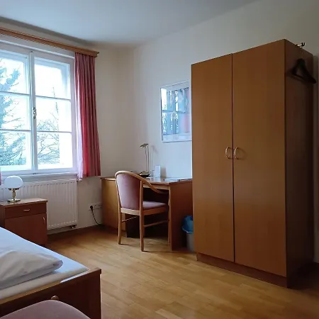 Homestay Johannes Schloessl - Gaestehaus Der Pallottiner Am Moenchsberg