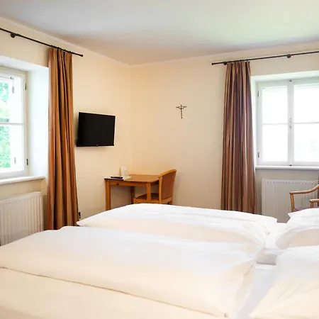 Johannes Schloessl - Gaestehaus Der Pallottiner Am Moenchsberg Séjour chez l'habitant *