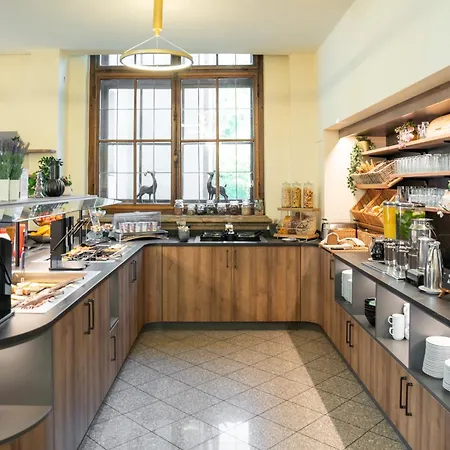 Johannes Schloessl - Gaestehaus Der Pallottiner Am Moenchsberg * Salzbourg