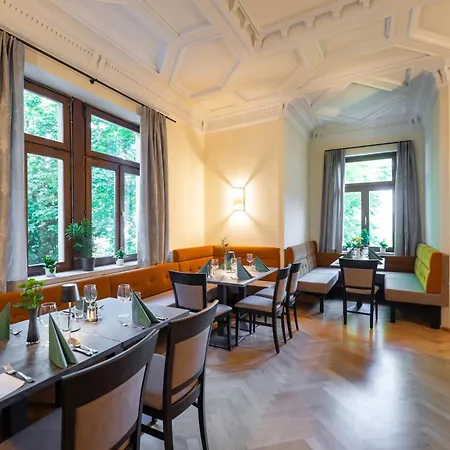 Johannes Schloessl - Gaestehaus Der Pallottiner Am Moenchsberg Salzburg
