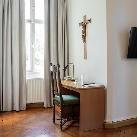 Ubytování v soukromí Johannes Schloessl - Gaestehaus Der Pallottiner Am Moenchsberg *