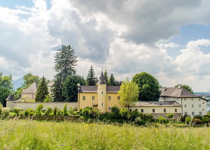 Johannes Schloessl - Gaestehaus Der Pallottiner Am Moenchsberg ホームステイ *